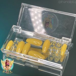 All Smiles Press-On Set | The Nail Plug @thenailplugmi